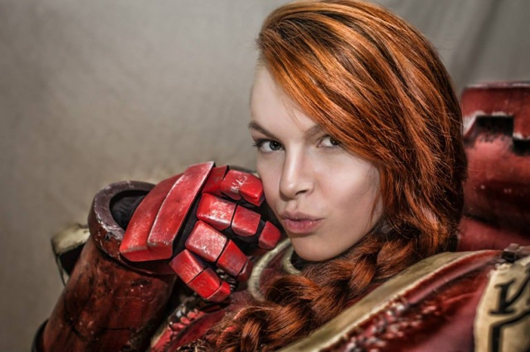 Female space marine cosplay Khelga Khromaya.